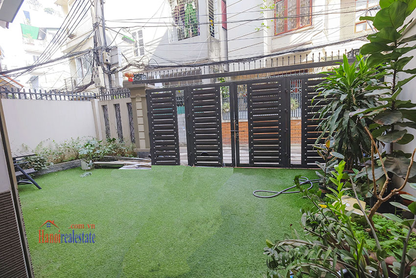 Modern 4 bedroom house with front yard to rent in Tay Ho 3