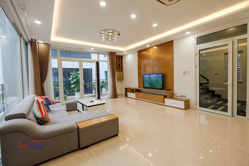 Modern 4 bedroom house with indoor swimming pool in Tay Ho 10