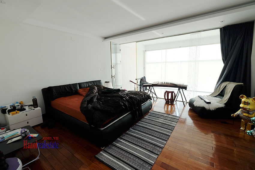 Modern duplex Penthouse with lake view in Truc Bach 13
