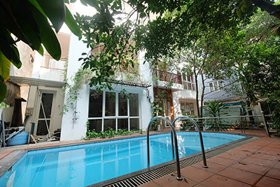 Modern house with courtyard and outdoor pool on Dang Thai Mai to rent