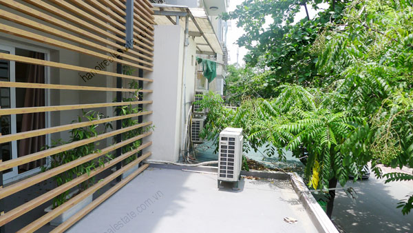 Căn hộ 1 phòng ngủ mới và hiện đại cho thuê tại Linh Lang, Ba Đình