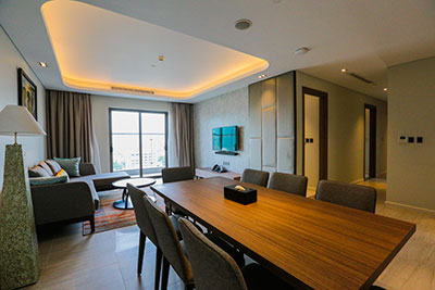 Cho thuê căn hộ cao cấp view Hồ Tây, 3 phòng ngủ, 130m2 tại Oakwood Residence Hà Nội