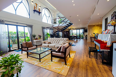 Cho thuê Căn hộ Duplex Penthouse ban công rộng, view trọn vẹn hồ Hoàng Cầu
