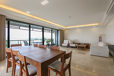 Panoramic lake view 03BRs apartment on high floor on Xuan Dieu, bright and cozy