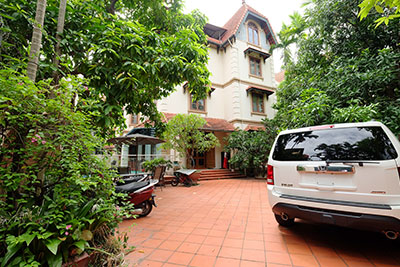 Quiet 06 BRs villa on To Ngoc Van, garden and pool, car access