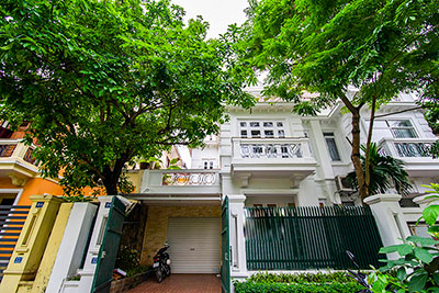 Renovated 4-bedroom house on the main street of Ciputra C block