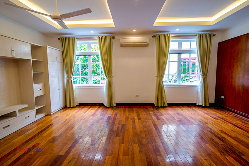 Renovated 4-bedroom house on the main street of Ciputra C block 10