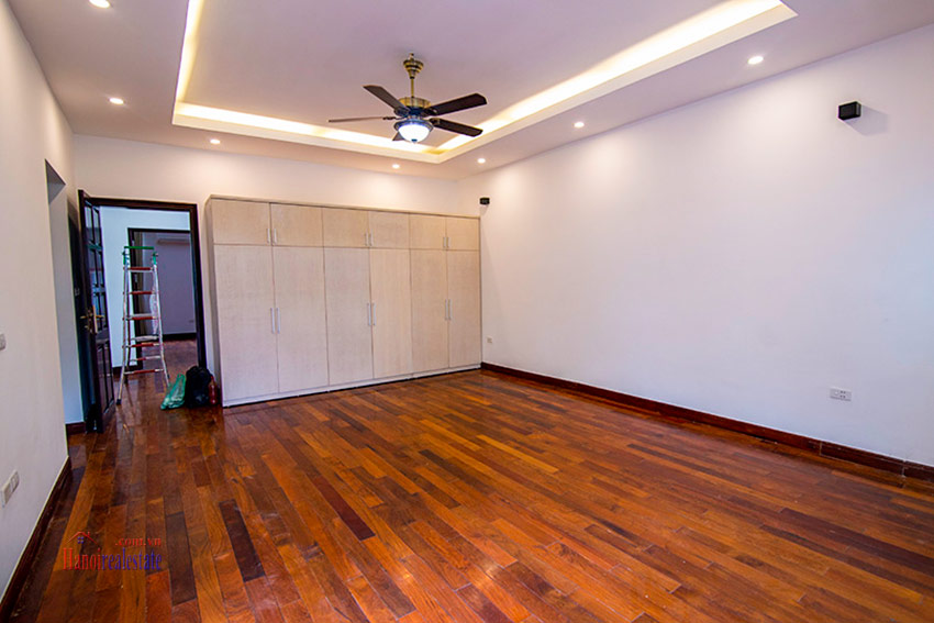Renovated 4-bedroom house on the main street of Ciputra C block 14