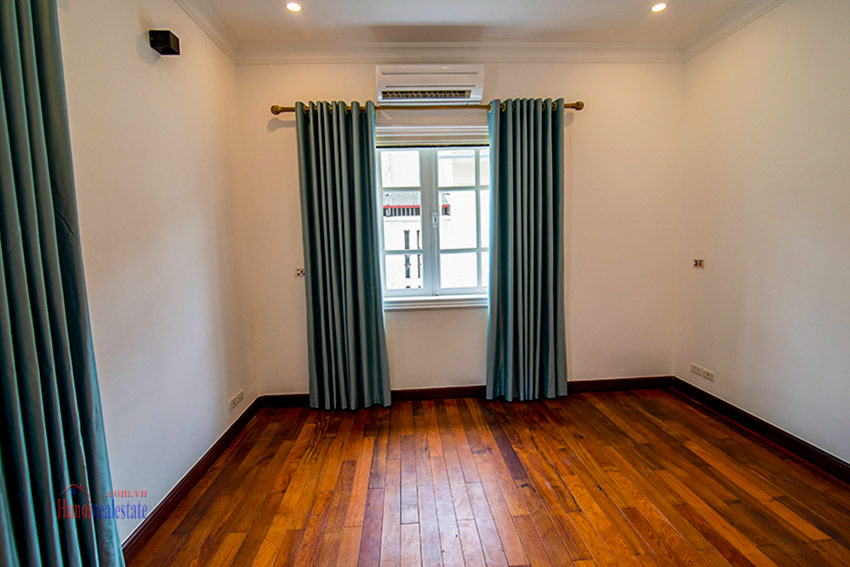 Renovated 4-bedroom house on the main street of Ciputra C block 17