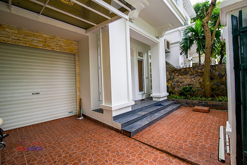 Renovated 4-bedroom house on the main street of Ciputra C block 2