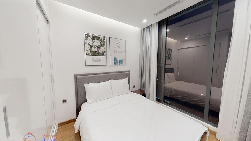 Rental 2 bedroom apartment in Vinhomes Metropolis, modern furnishing 9