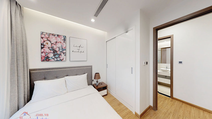 Rental 2 Bedroom Apartment with breathtaking view in Vinhomes Metropolis Hanoi 10