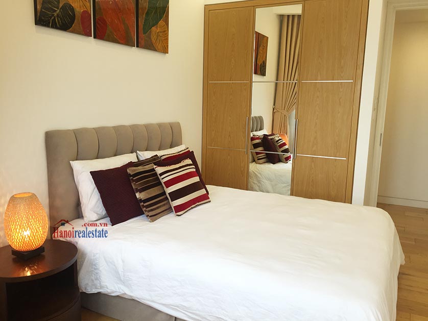 Renting 3 br apartment in Indochina Plaza, fully furnished 9