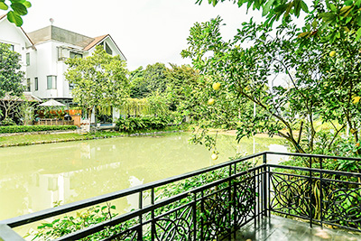 Riverfront Semi-Detached Villa in Vinhomes Riverside Leasing now