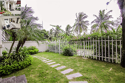 Semi-detached Villa for Rent in Vinhomes Riverside | 295m² Riverside View