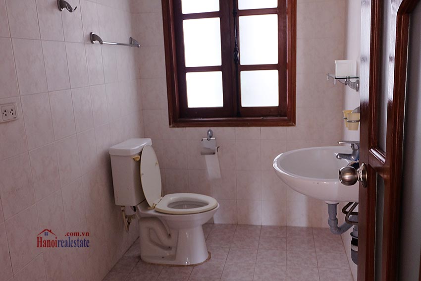 Spacious 04BRs villa with swimming pool at To Ngoc Van, car access 24