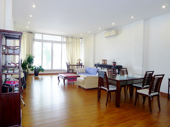Spacious 2 bedroom apartment overlooking Truc Bach and West Lake