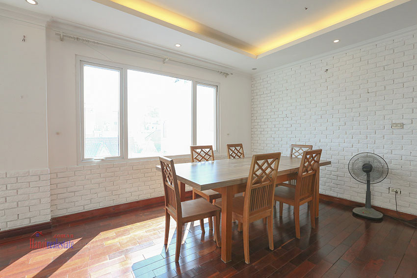 Spacious 3 bedroom apartment with big balcony in Tay Ho district, Hanoi 4