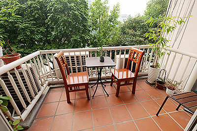 Spacious 3 bedroom Apartment with lake view on Tran Vu Street