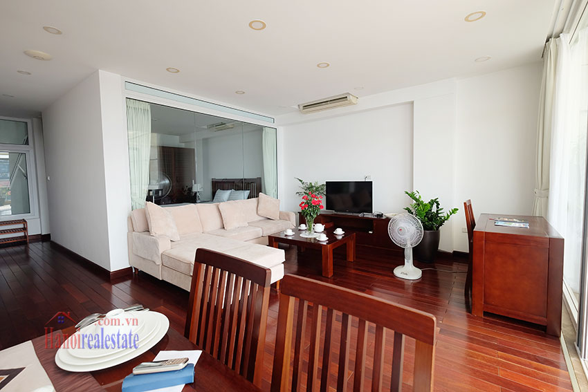 Stunning lake view 1-bedroom apartment with big balcony in Truc Bach 3