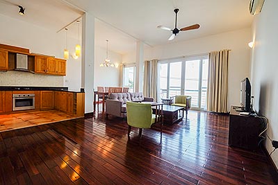  Cho thuê căn hộ 3PN, đầy đủ nội thất, ban công rộng, tầm nhìn hồ Tây.