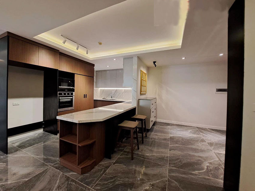 Stunning newly renovated 4-bedroom apartment on high floor of E4 Ciputra 3