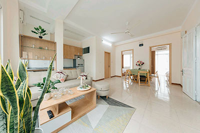 Cho thuê căn hộ 02 phòng ngủ 80m2, ban công rộng, đầy đủ đồ đạc tại phố Thụy Khuê