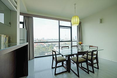Cho thuê căn hộ 135m2, view Hồ Tây 02 phòng ngủ, trên đướng Tô Ngọc Vân, Quận Tây Hồ