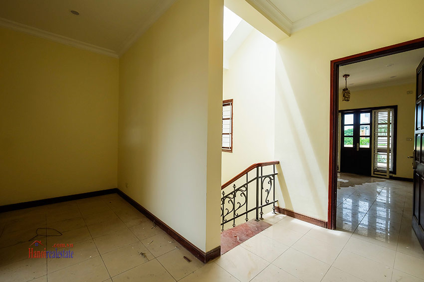Unfurnished 5-bedroom house for rent in D block Ciputra, near UNIS 13