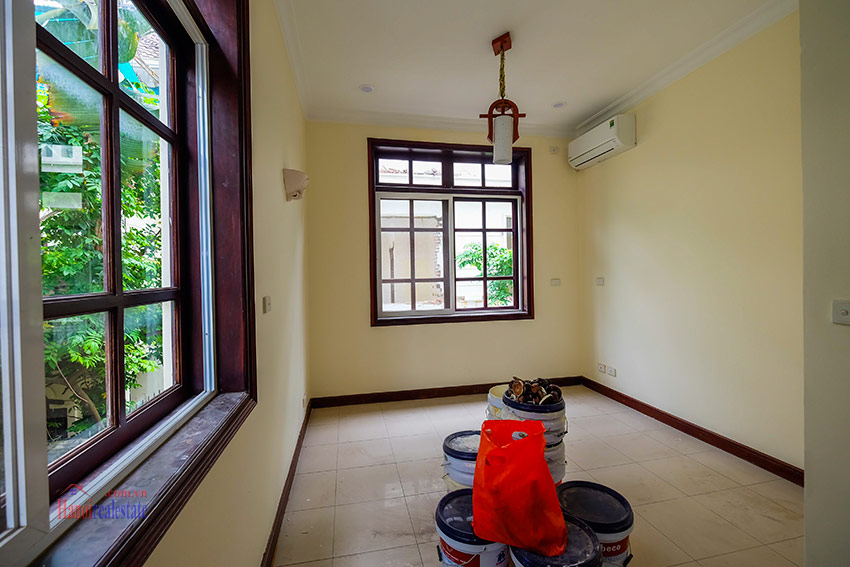 Unfurnished 5-bedroom house for rent in D block Ciputra, near UNIS 9