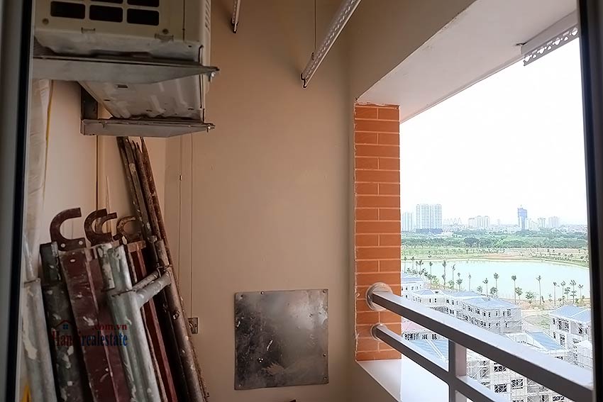 Unfurnished apartment 02 bedroom in Hoang Quoc Viet, Cau Giay 11