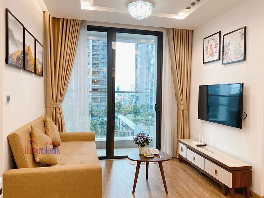 Well presented one bedroom apartment in M1 Tower, Vinhomes Metropolis 3