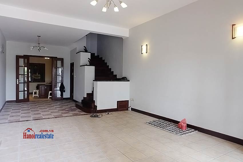 West lake view 04BRs house to rent on Quang An with courtyard, unfurnished 4