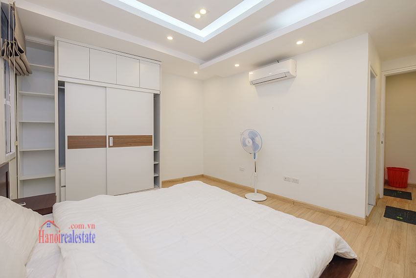Westlake view 2-bedroom apartment on Quang An 11