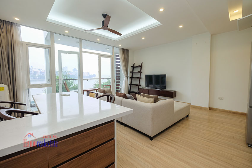 Westlake view 2-bedroom apartment on Quang An 4