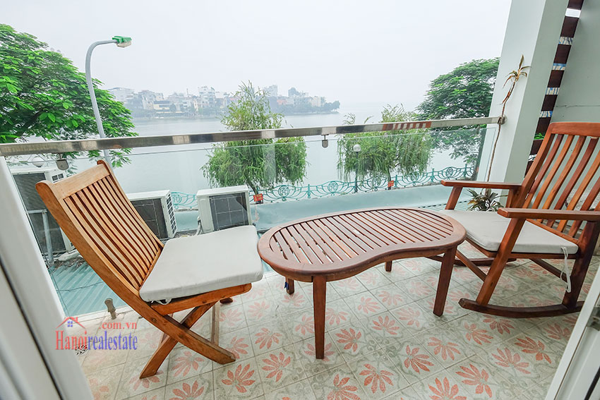 Westlake view 2-bedroom apartment on Quang An 6