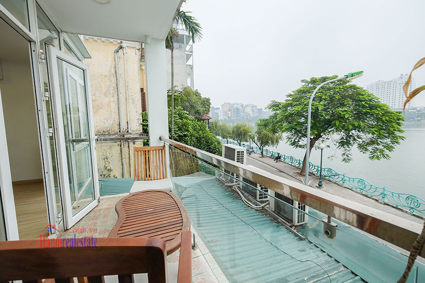 Westlake view 2-bedroom apartment on Quang An 7